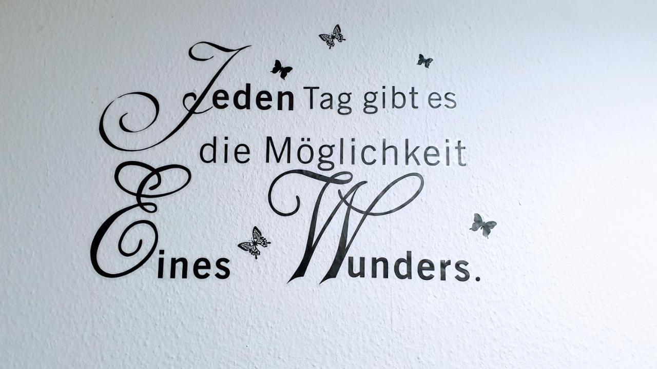 Budget Rooms In Halle With Shared Bathroom, Free Wifi, Netflix & Ipad Exterior foto